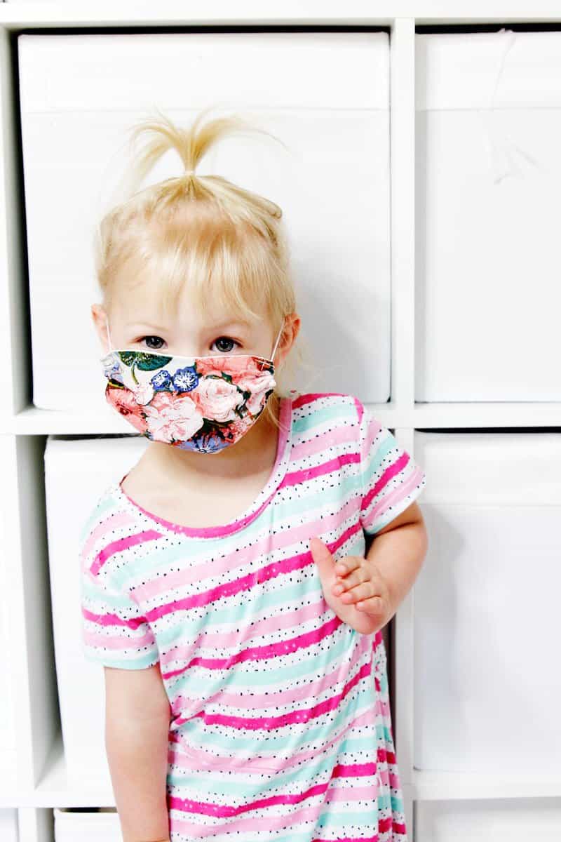 https://seekatesew.com/wp-content/uploads/2020/04/sewing-pattern-kid-face-mask.jpg