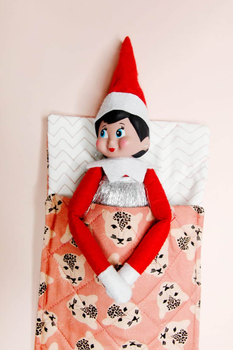 how-to-make-elf-on-the-shelf-sleeping-bag-see-kate-sew