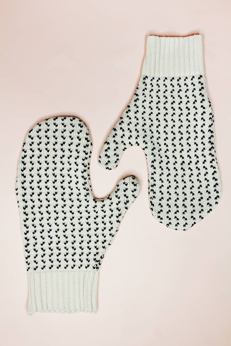 DIY Sweater Mittens | Make your own Bernie style mittens from old sweaters | Free Sewing Pattern Download 