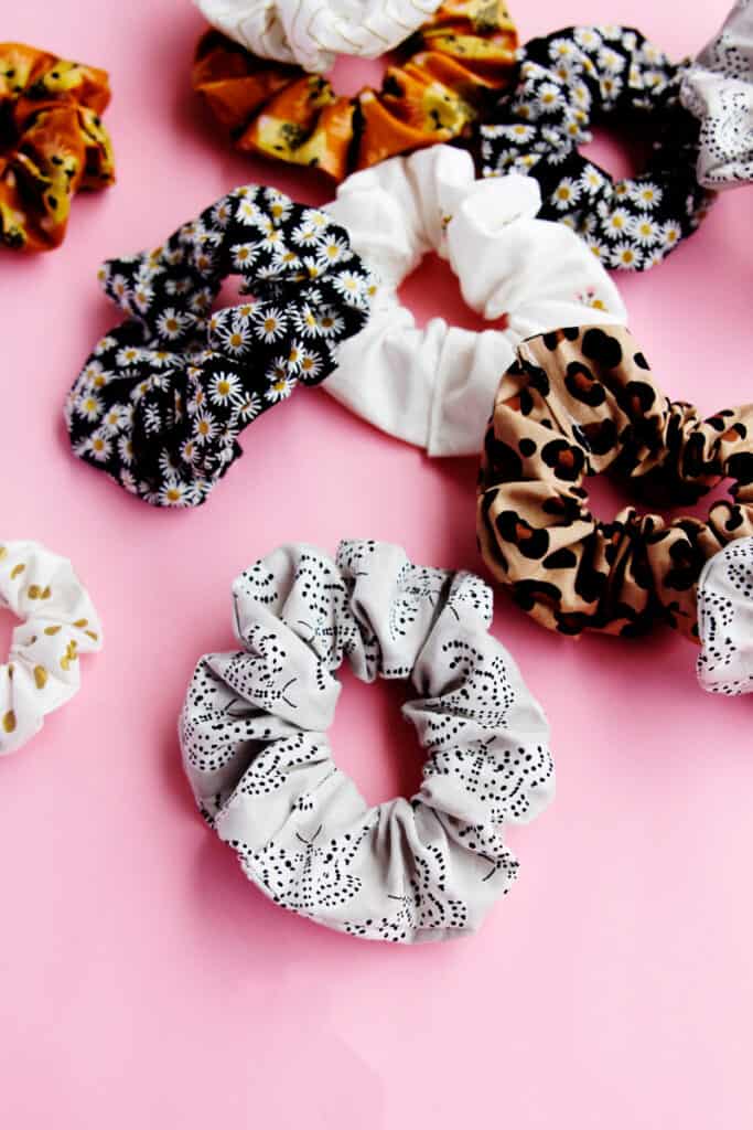 how to sew a scrunchie - easy tutorial - see kate sew