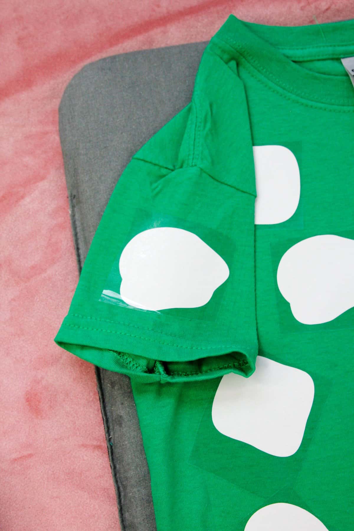 Dr Seuss Green Eggs and Ham T-shirt DIY