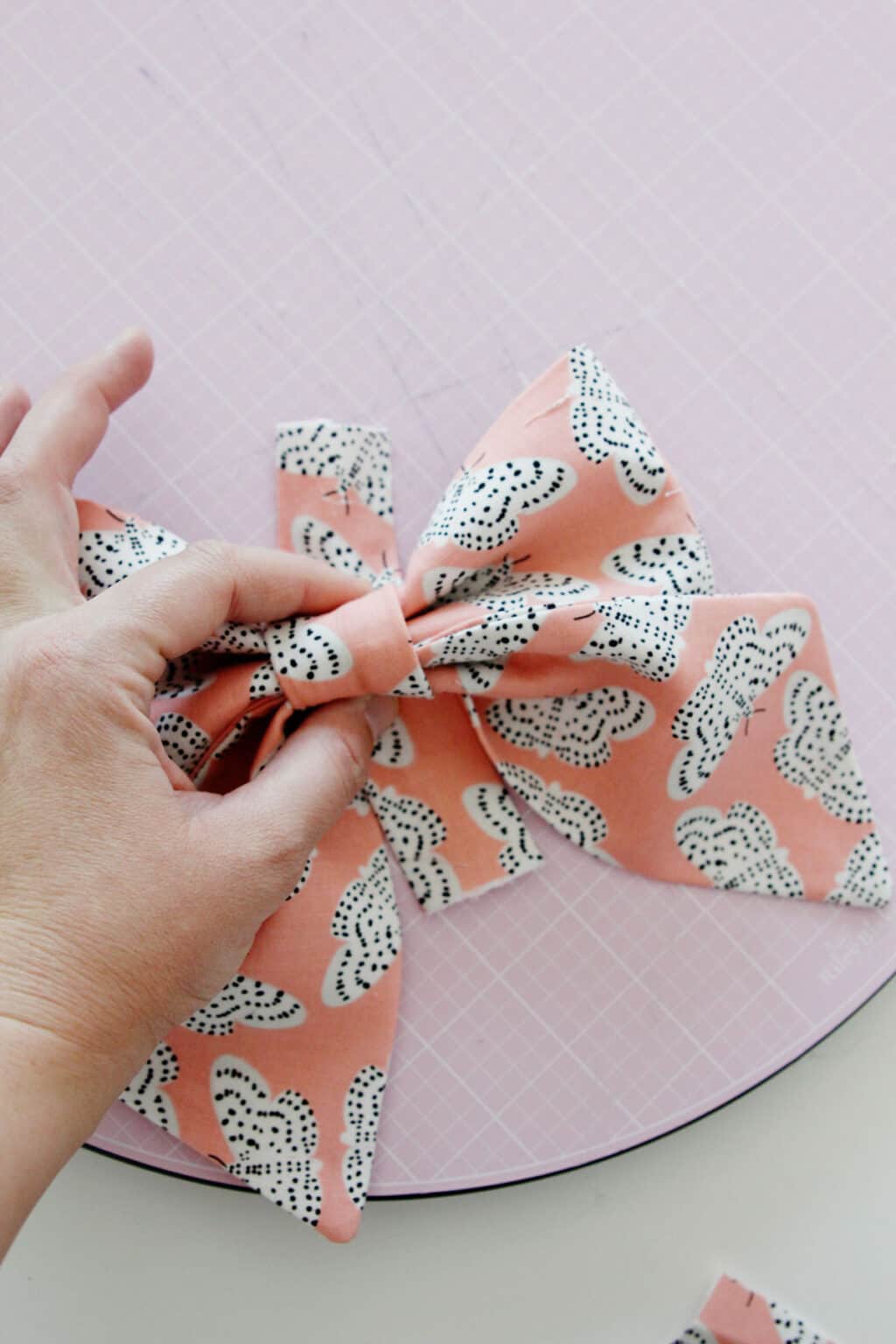 how to make diy dog collar bows see kate sew
