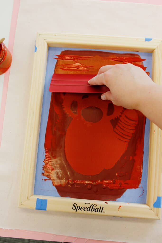 Learn how to screenprint with a Speedball Silk Screen Printing Kit