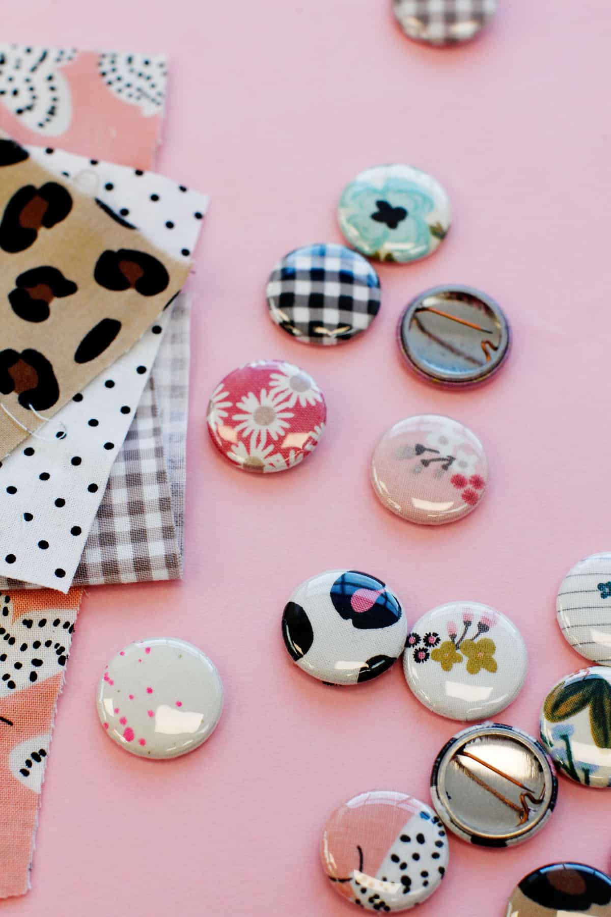 how to make button pins with fabric scraps - see kate sew