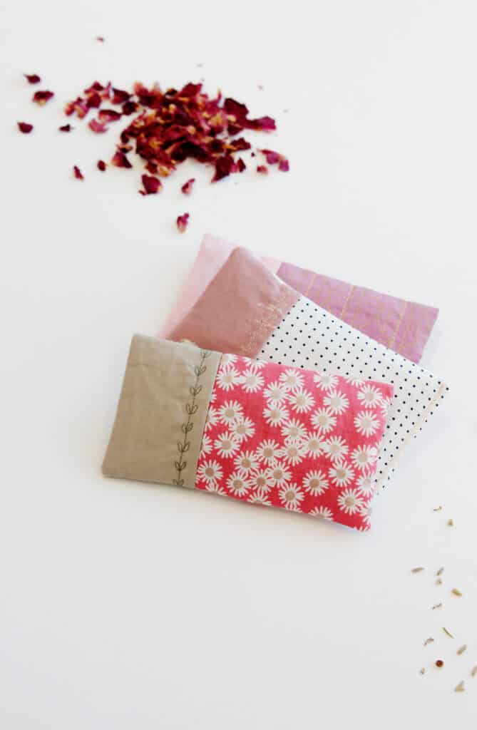 how to make lavender sachets - easy sewing tutorial