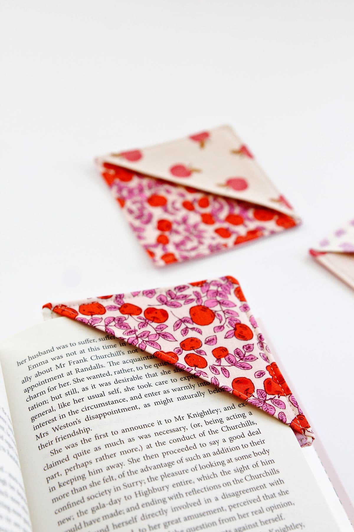 Corner Bookmark Sewing Pattern - Easy Scrap Sewing Project - see kate sew