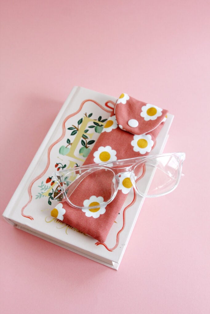 Reading Glasses Case Sewing Pattern